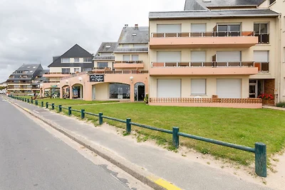 Einfaches Ferienhaus im Grandcamp mit Garten