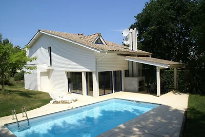 Villa mit Schwimmbad, in der Nähe des...