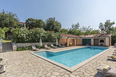 Villa in Koromačno mit Barbecue und Wifi