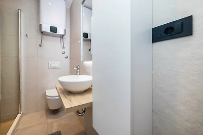Apartments Ema - Studio Apartment with Sea...