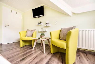 Aangenaam vakantiehuis in Ernst met balkon