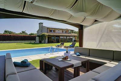 Komfortable Villa in Pomer mit Swimmingpool u...