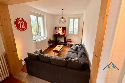 Coin luxuriant près du bistro