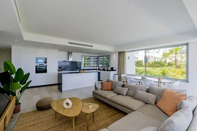 Stylish 3-Bed Apartment | Alcazaba Lagoon...
