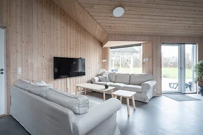 Luxury Retreat with Pool - By Traum...
