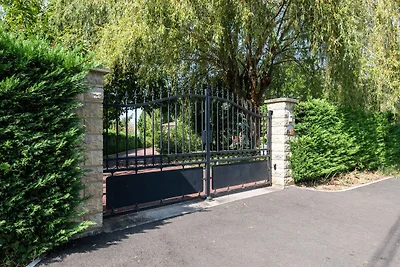 Schöne Villa mit privatem Garten in Pineuilh