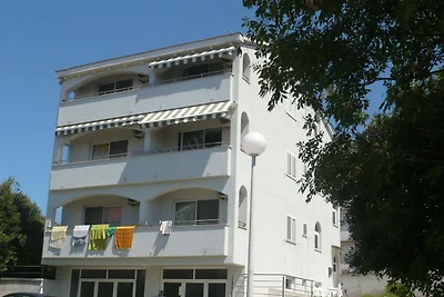 Appartamento a Zara-Kozino con vista mare