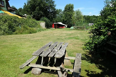 Rustikaler Aufenthalt umgeben von Wäldern