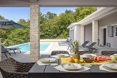 Villa in Labin met zwembad