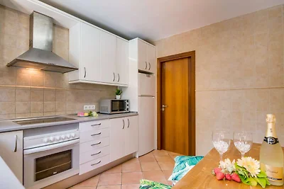 Apartment mit privatem Pool