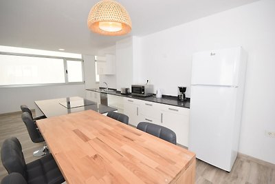 Moderne Wohnung in Solana mit Terrasse