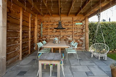Ferienhaus am Strand mit Garten