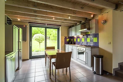 Casale ristrutturato con terrazzo e giardino
