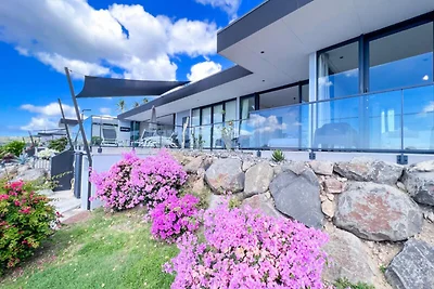 Villa a Bouillante con piscina a sfioro