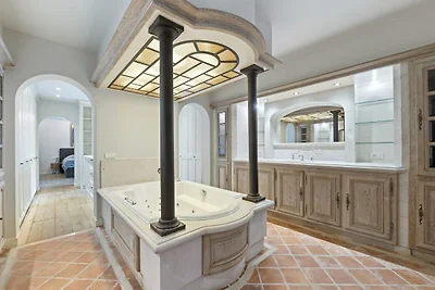 Luxus Landhaus mit Pool