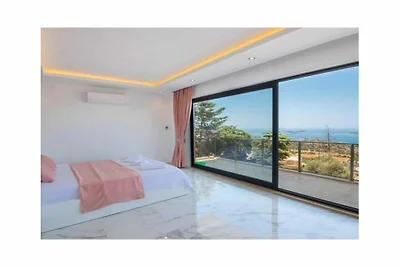 Villa a Kalkan con piscina