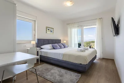 Villa in Podstrana met zwembad