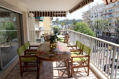 Ferienwohnung mit Meerblick in Antibes