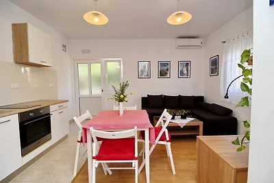 Apartments Nodilo - One Bedroom Apartment wit...