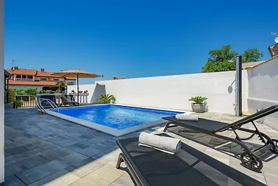 Ferienwohnung in Kukci mit Schwimmbecken