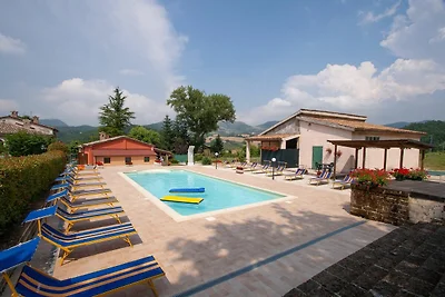 Accogliente casa vacanze con piscina in...