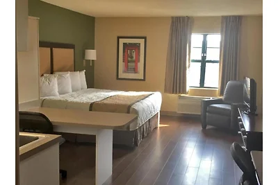 1 queen bed | ADA/RI douche, niet-roken,...