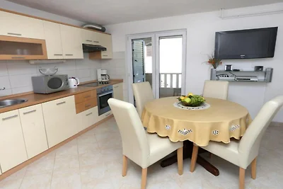 One-Bedroom Apartment With Terrace And Sea Vi...