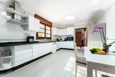 Angenehme Villa in Churriana mit Pool