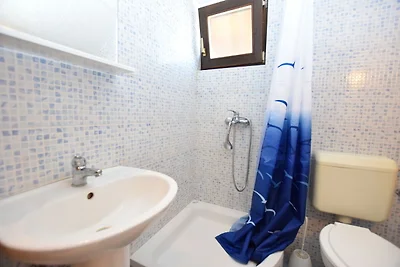 Charmante Villa mit Pool in Zbandaj