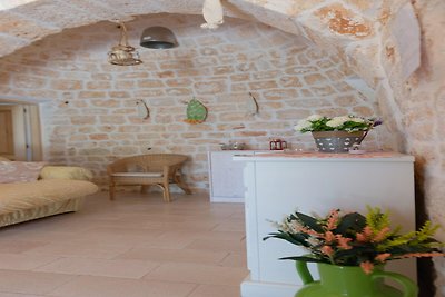 Trullo Filippo con piscina vicino Ostuni-prec...