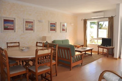 Moderne Villa in Vilamoura mit Grill