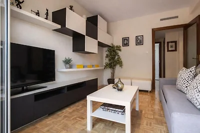 Appartement in de buurt van de wijk Las...