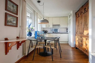 Vakantiehuis in Den Burg met zwembad