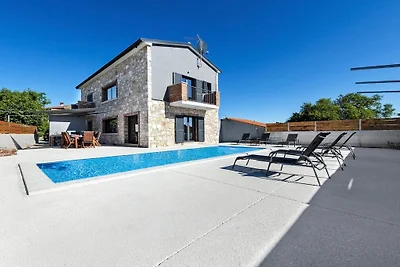 Villa in Kanfanar mit Schwimmbecken