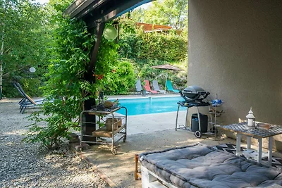 Ruhiges Ferienhaus mit großem Pool