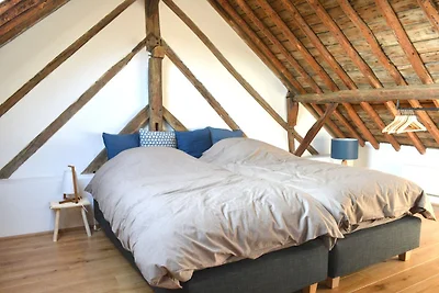 Huis met grote tuin naast het Koninklijk...