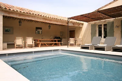 Grandeur Villa a Eygalières con piscina