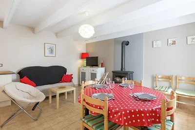 Schönes Haus mit moderner Einrichtung