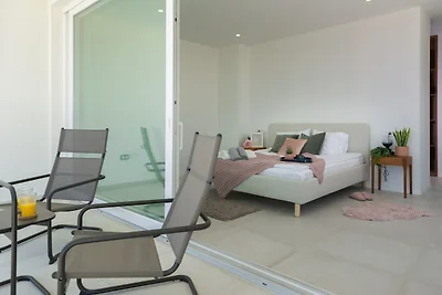 Modern Villa with Private Pool & Rooftop...