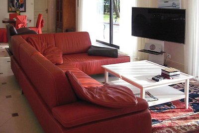 Villa mit Pool und Meerblick in Baden