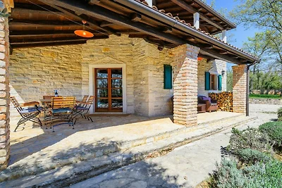 Villa in Banki mit Schwimmbecken