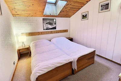 AUF DER PISTE, IN DER NÄHE VON GESCHÄFTEN, WI...