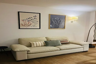 Panoramablick auf den See, umzäunter Privatga...