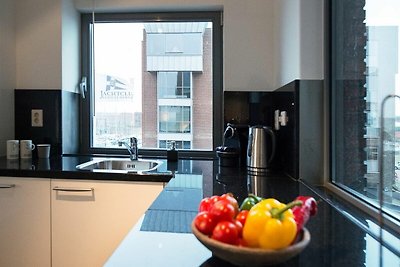 Moderne Wohnung mit Blick auf den Hafen von...