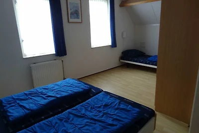 Geräumiges Ferienhaus mit Sauna in Strandnähe
