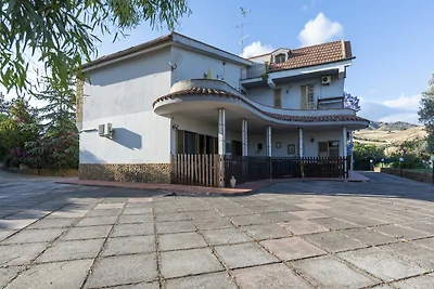 Casa vacanze ad Assoro con giardino