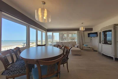 Appartement met panoramisch uitzicht op zee