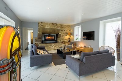 Peaceful Holiday Home in Plouguin with Indoor...