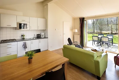 Confortevole villa con microonde, vicino al p...