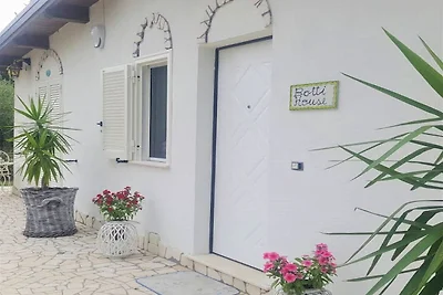 Glückselige Villa in Agropoli mit Garten